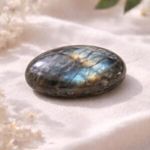 Galet en Labradorite